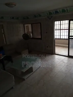 Mini Flat in In A Close, Allen Avenue for rent
