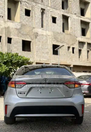 Toyota Corolla LE 2020 Silver