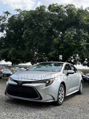 Toyota Corolla LE 2020 Silver