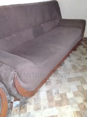 Five Seater Chair With Throw Pillows