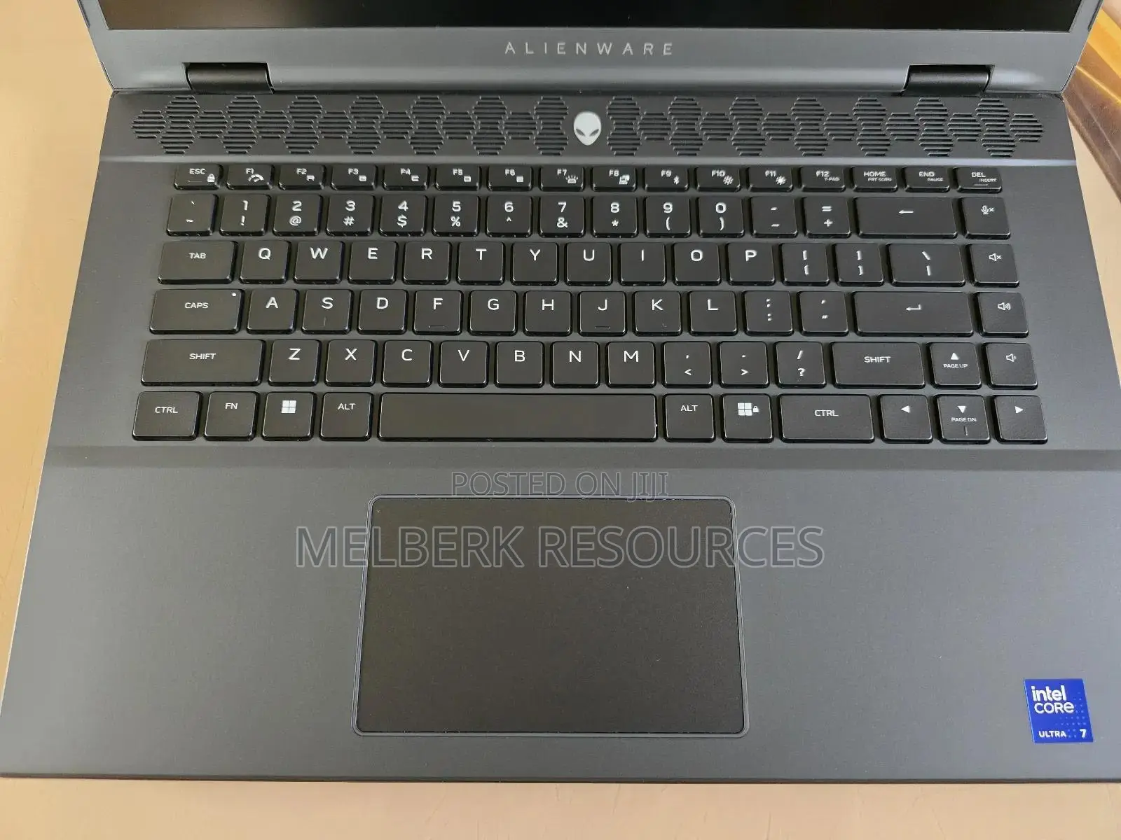 New Laptop Alienware M16 R2 32GB Intel Core Ultra 7 SSD 1T