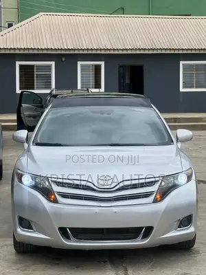 Toyota Venza XLE 2011 Silver