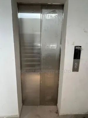 3bdrm Apartment in Lekki Phase 1 for rent