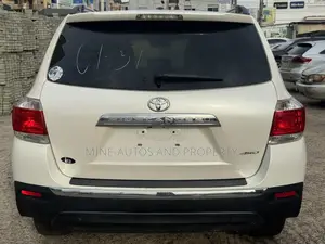 Toyota Highlander Limited 3.5l 4WD 2013 White