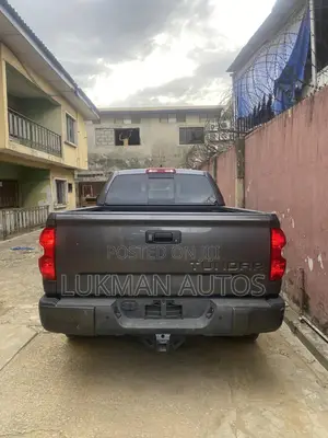 Toyota Tundra SR5 2022 Gray