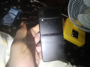 Samsung Galaxy Z Flip 3 128 GB Black