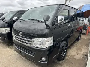 Toyota HiAce 2015 Black