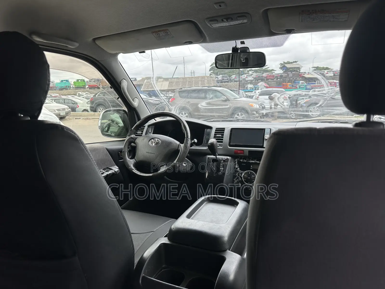 Toyota HiAce 2015 Black