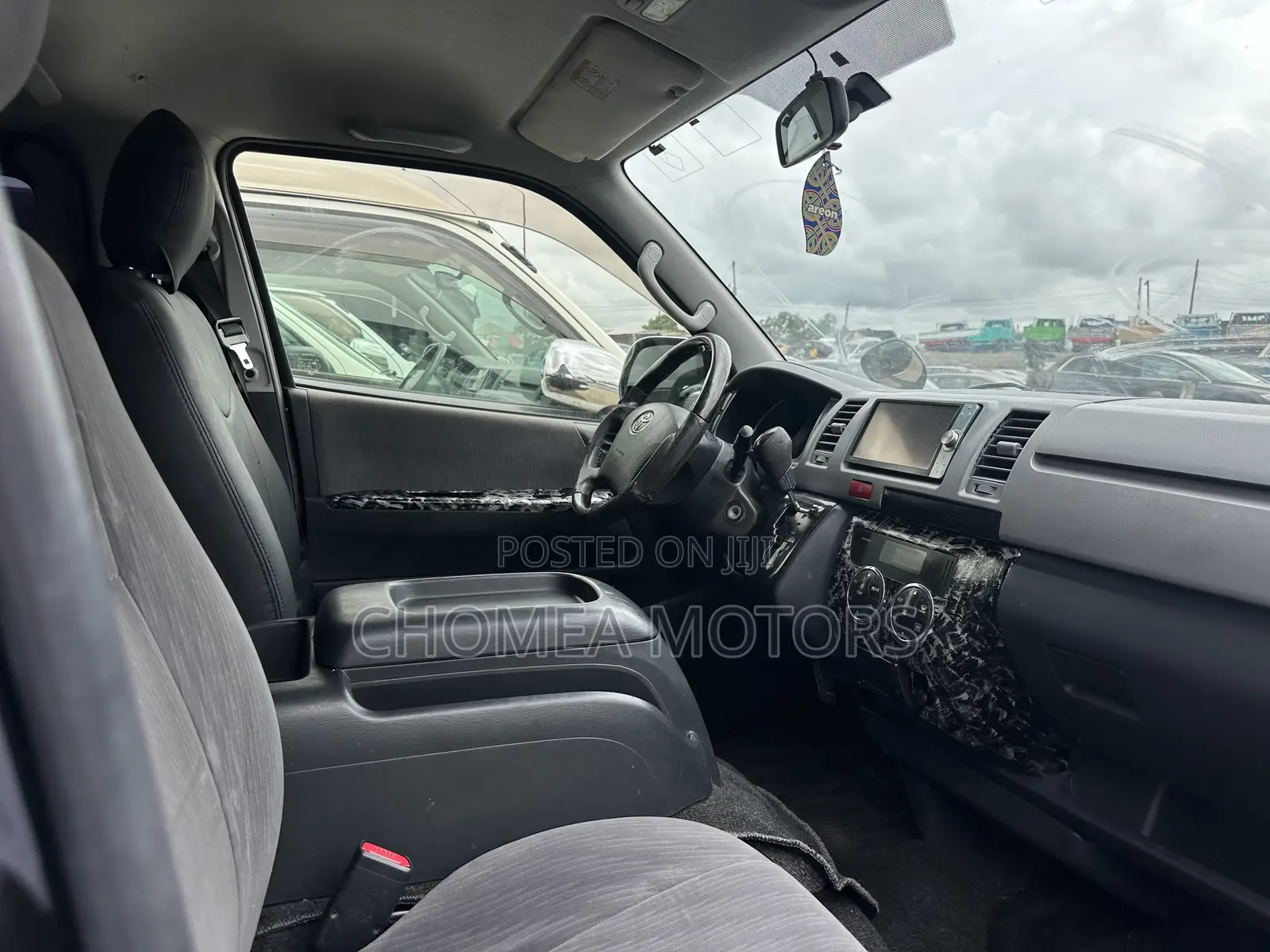 Toyota HiAce 2015 Black