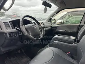 Toyota HiAce 2015 Black