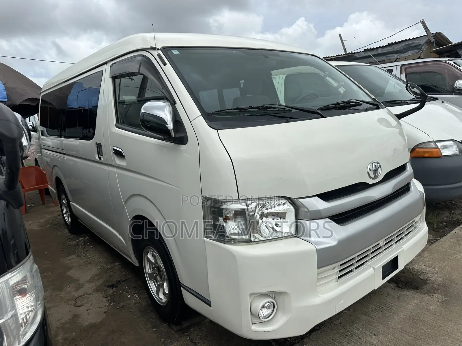 Toyota HiAce 2016 White