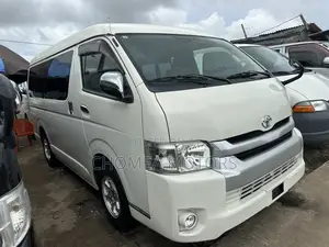 Toyota HiAce 2016 White