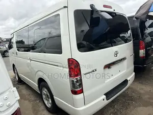 Toyota HiAce 2016 White