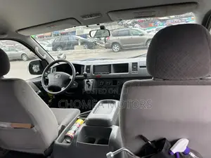 Toyota HiAce 2016 White