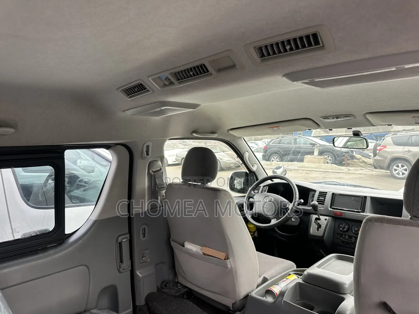 Toyota HiAce 2016 White