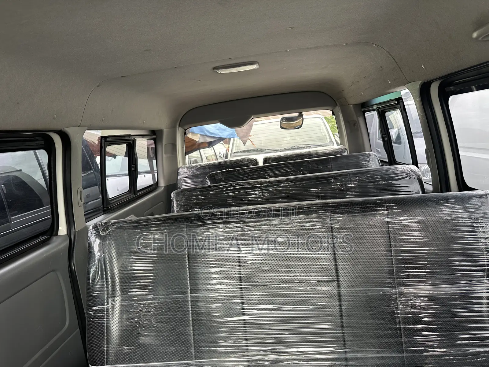 Toyota HiAce 2016 White