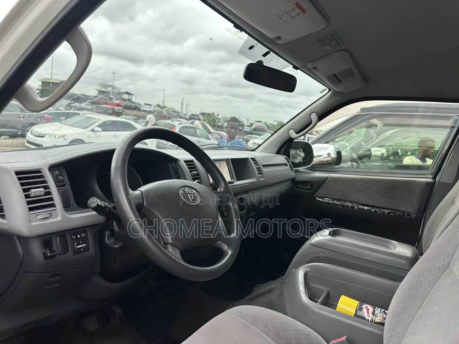 Toyota HiAce 2016 White
