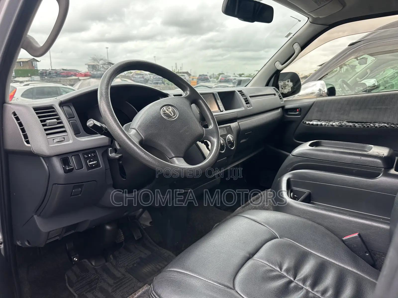 Toyota HiAce 2015 Silver