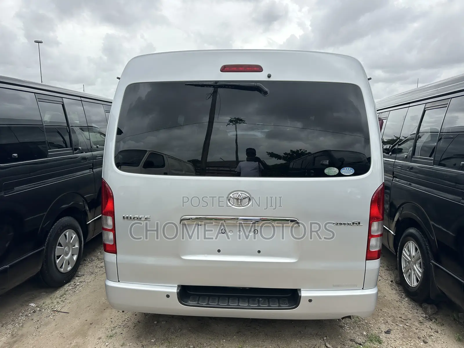 Toyota HiAce 2015 Silver