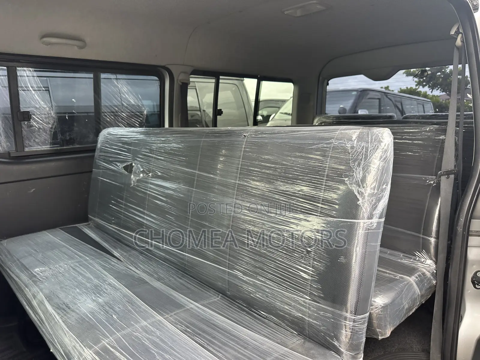 Toyota HiAce 2015 Silver
