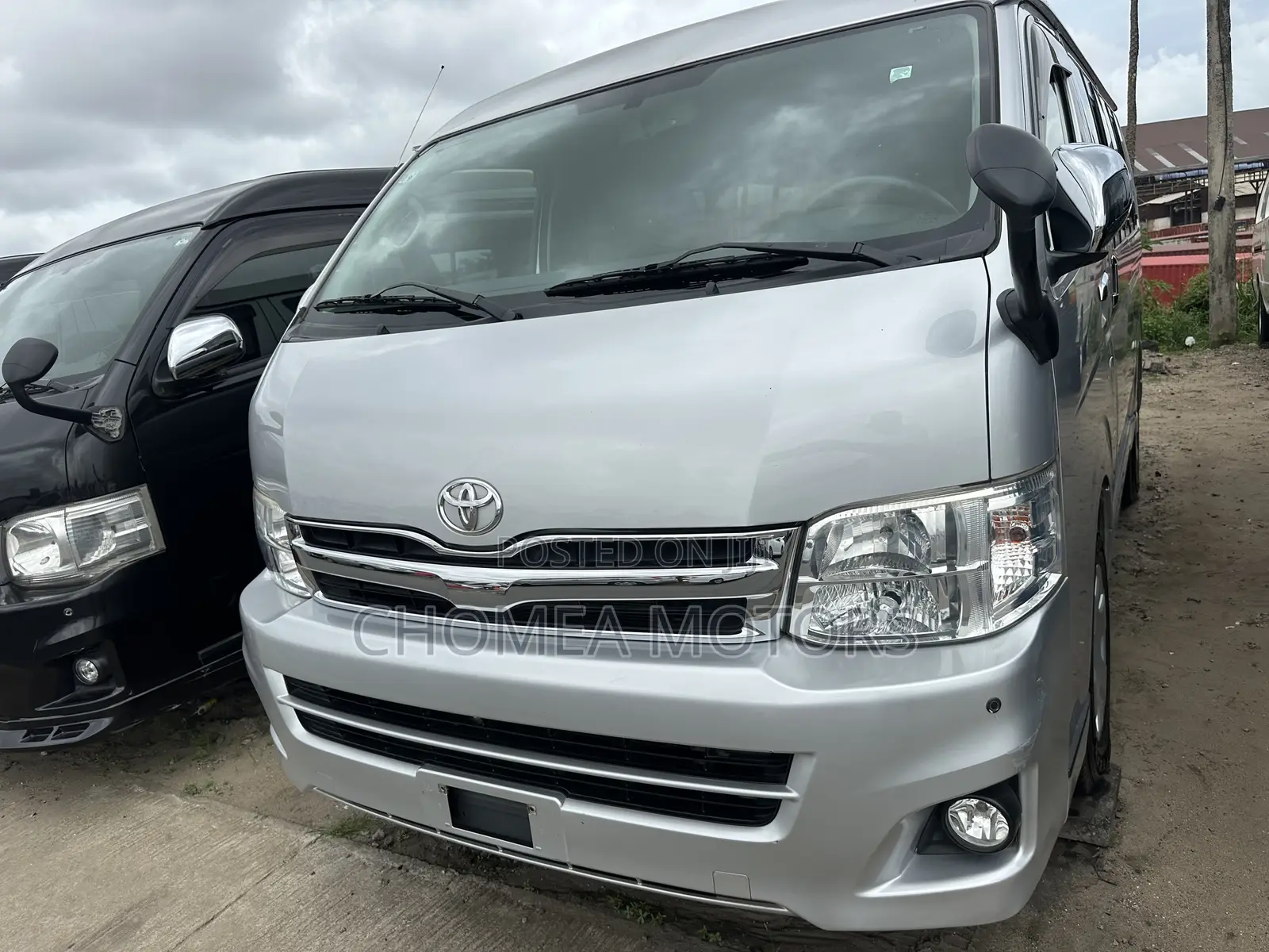 Toyota HiAce 2015 Silver