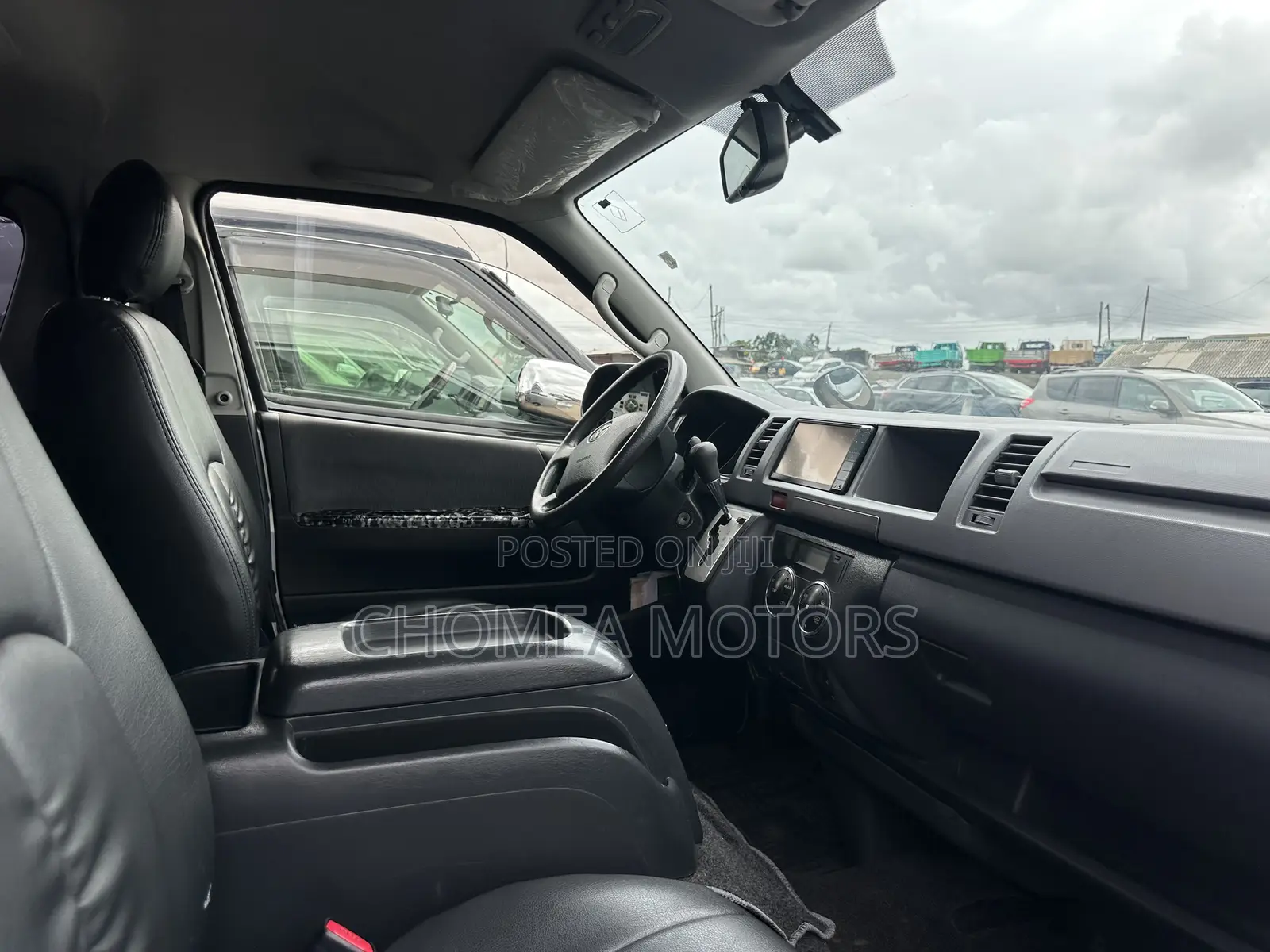 Toyota HiAce 2015 Silver