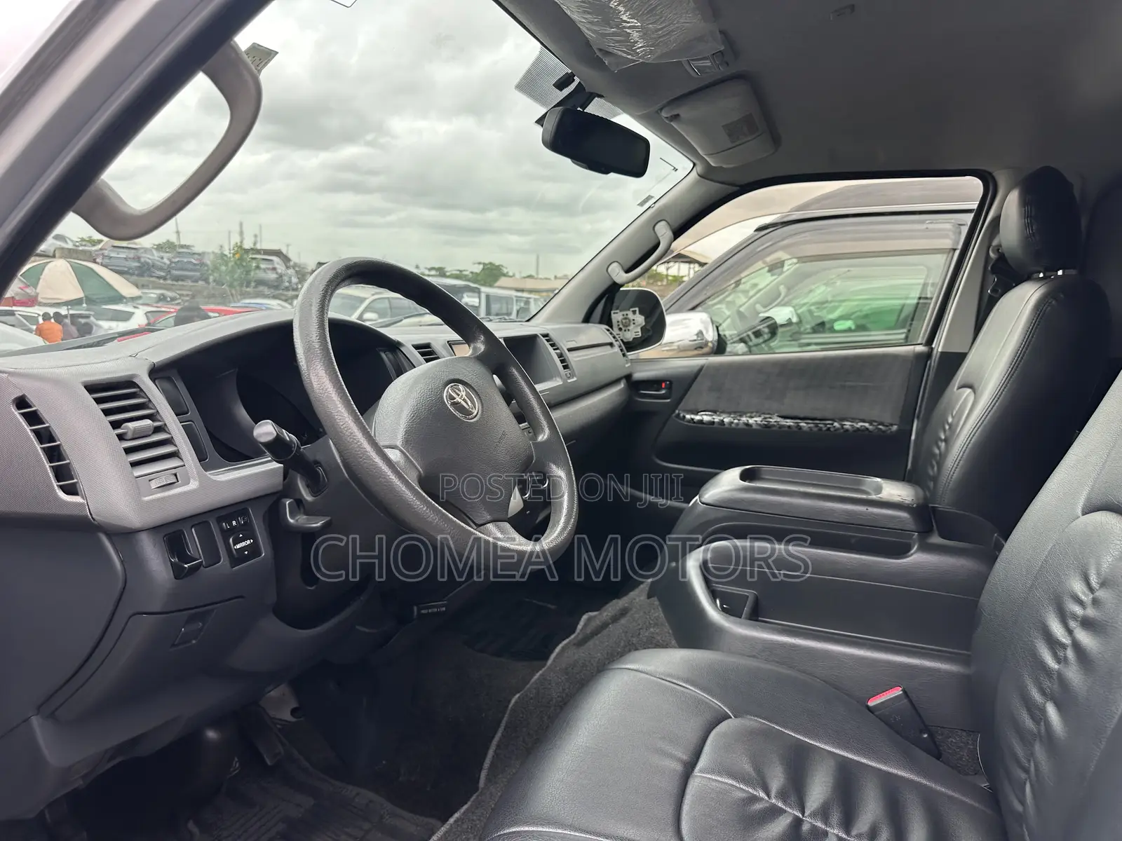 Toyota HiAce 2015 Silver