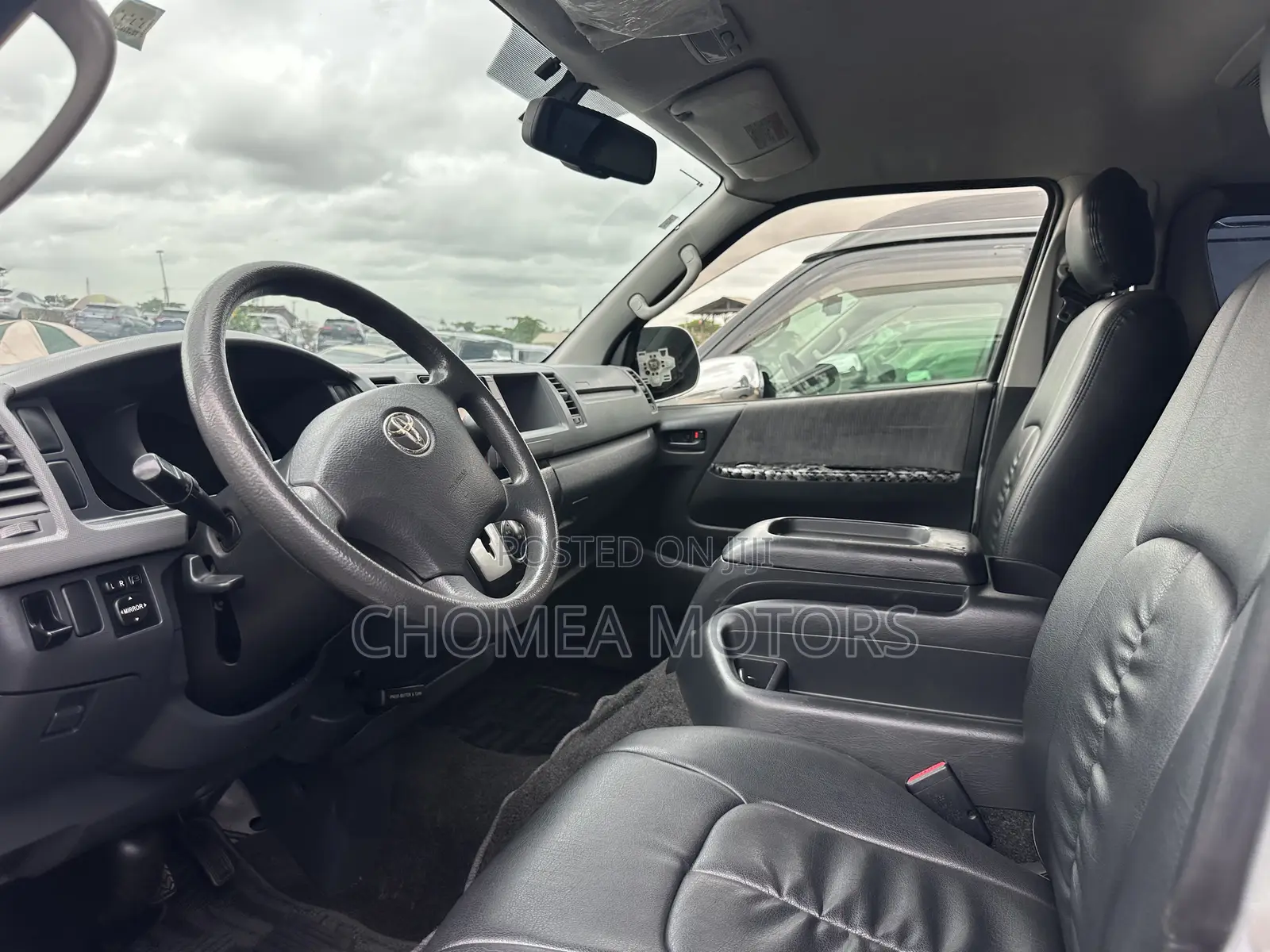 Toyota HiAce 2015 Silver
