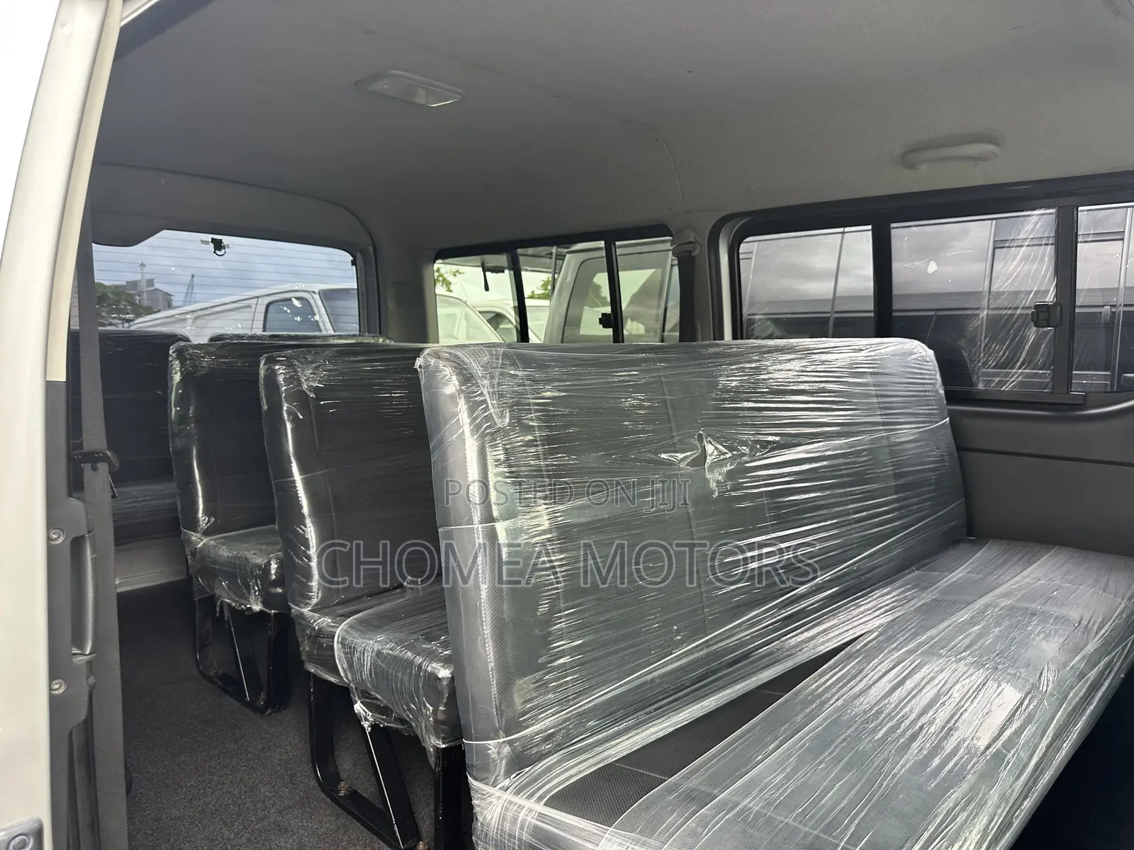 Toyota HiAce 2015 Silver