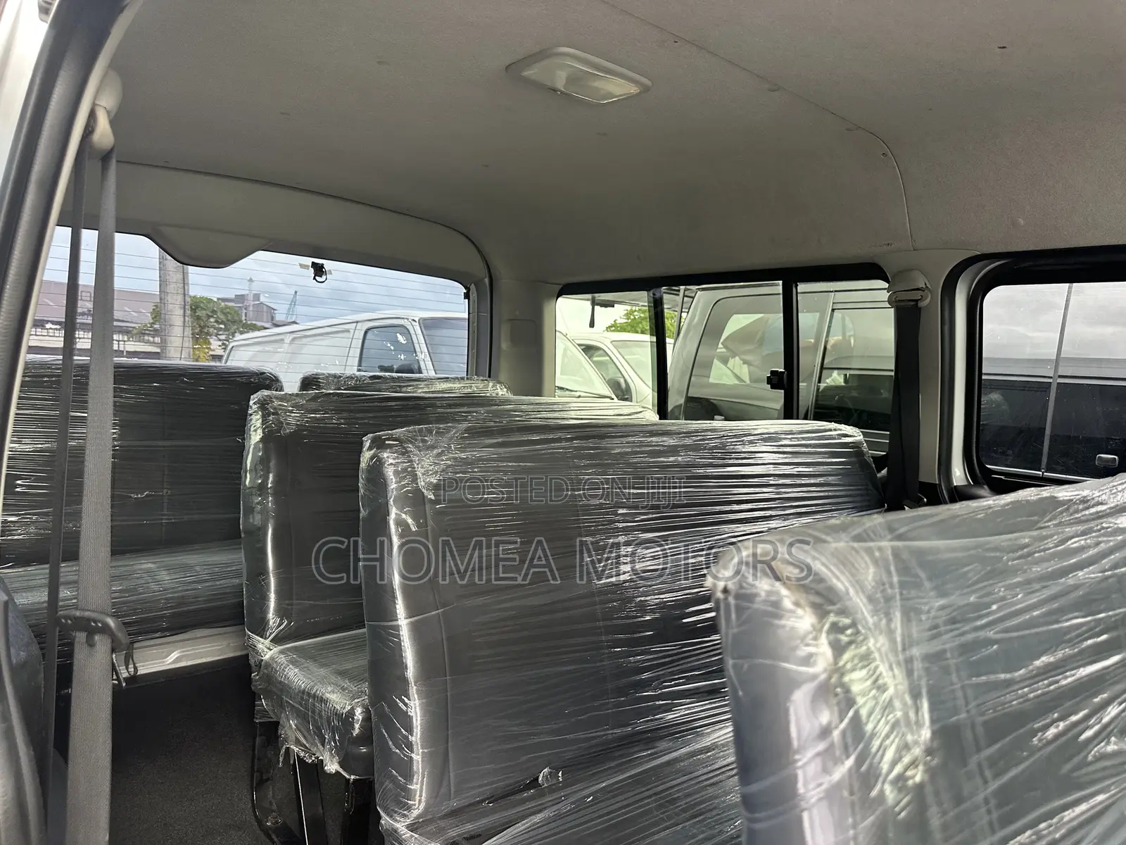 Toyota HiAce 2015 Silver
