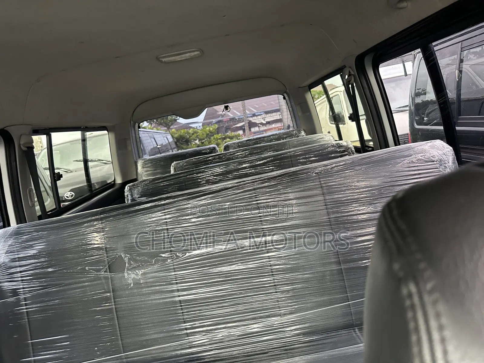 Toyota HiAce 2015 Silver
