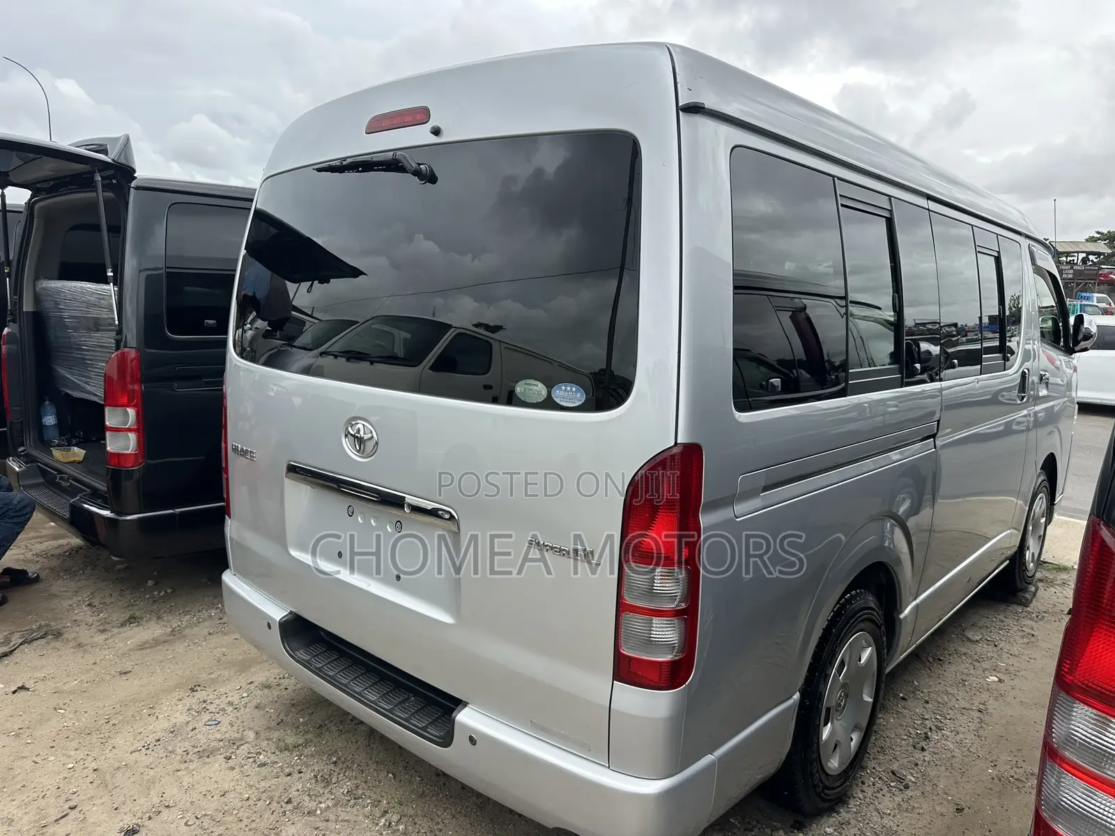 Toyota HiAce 2015 Silver