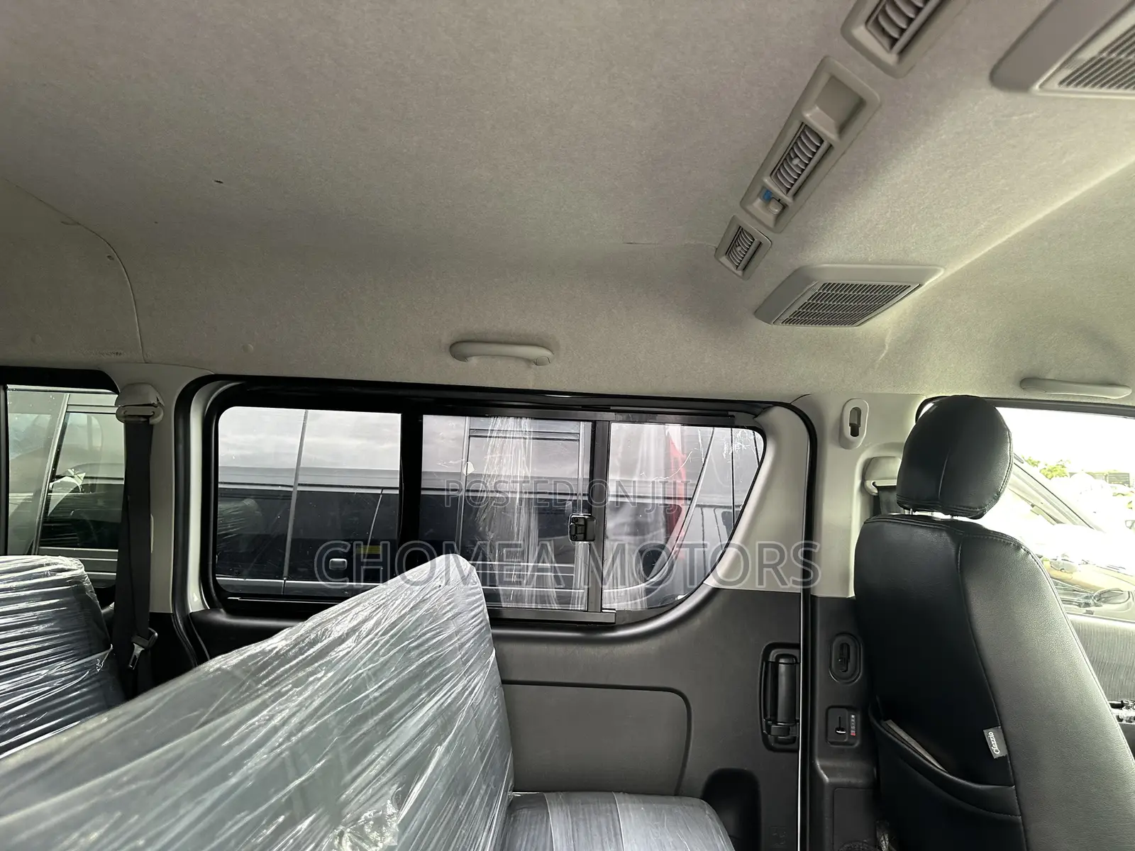 Toyota HiAce 2015 Silver