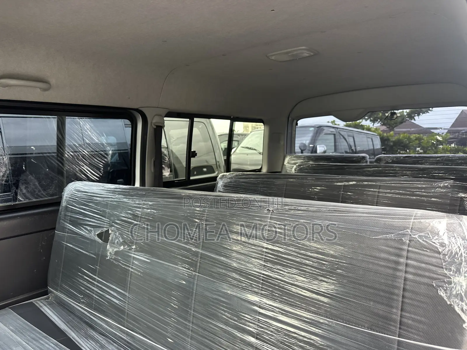 Toyota HiAce 2015 Silver