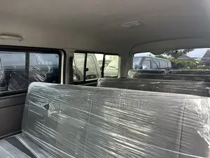 Toyota HiAce 2015 Silver