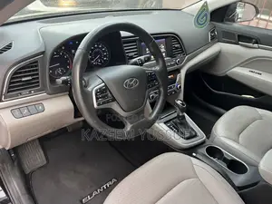 Hyundai Elantra Limited Sedan FWD (1.8L 4cyl 6A) 2016 Black