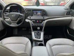 Hyundai Elantra Limited Sedan FWD (1.8L 4cyl 6A) 2016 Black