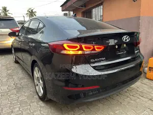Hyundai Elantra Limited Sedan FWD (1.8L 4cyl 6A) 2016 Black