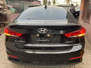 Hyundai Elantra Limited Sedan FWD (1.8L 4cyl 6A) 2016 Black