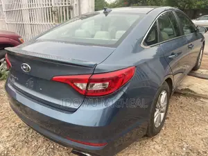 Hyundai Sonata SE 2016 Blue