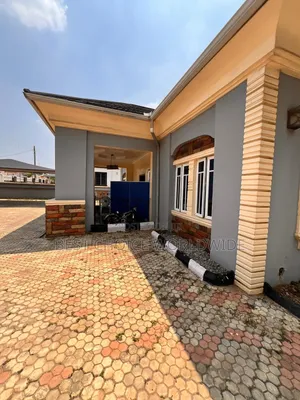 4bdrm Bungalow in Carlton Gate Estate, Ibadan for rent
