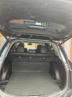 Toyota RAV4 Platinum AWD (2.5L 4cyl 6A) 2017 Blue