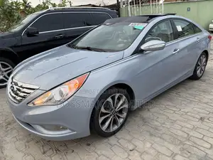Hyundai Sonata Limited 2.0T Sedan (2.0L 4cyl 6A) 2013 Ivory