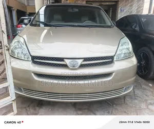 Toyota Sienna XLE Limited 2005 Gold