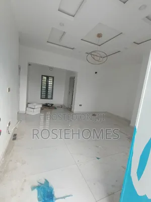 2bdrm Block of Flats in Lights Estate, Lakowe for rent