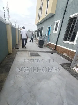 2bdrm Block of Flats in Lights Estate, Lakowe for rent