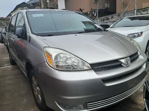 Toyota Sienna 2005 Gold