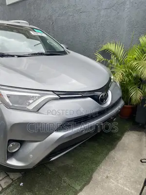 Toyota RAV4 Limited 4dr SUV (2.5L 4cyl 6A) 2018 Silver