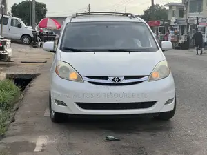 Toyota Sienna XLE Limited AWD 2006 White