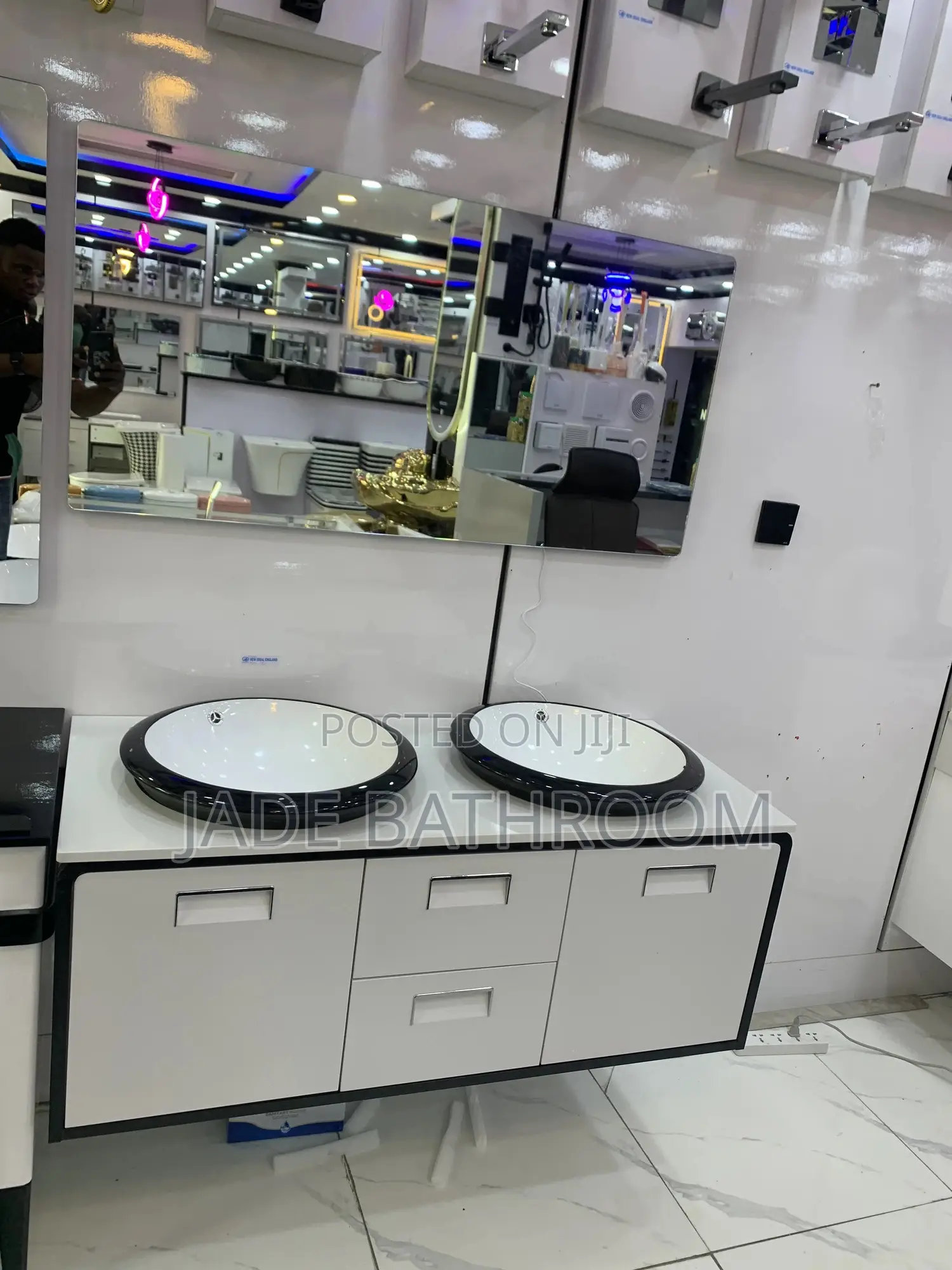 Cabinet Basin